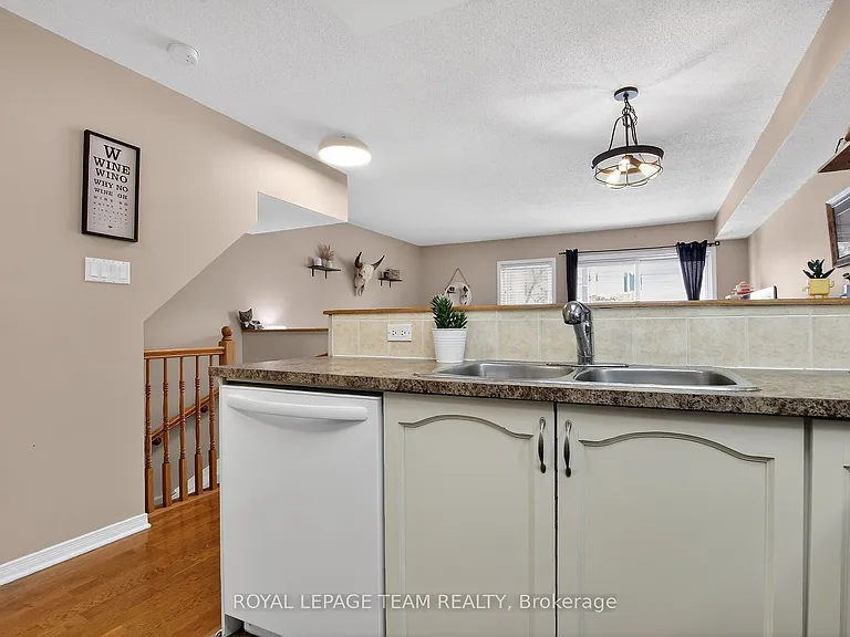 255 Deercroft Ave #1 — Photo 6