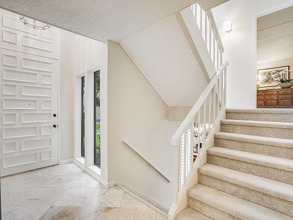 4th image of 616 Sand Hill Cir #616