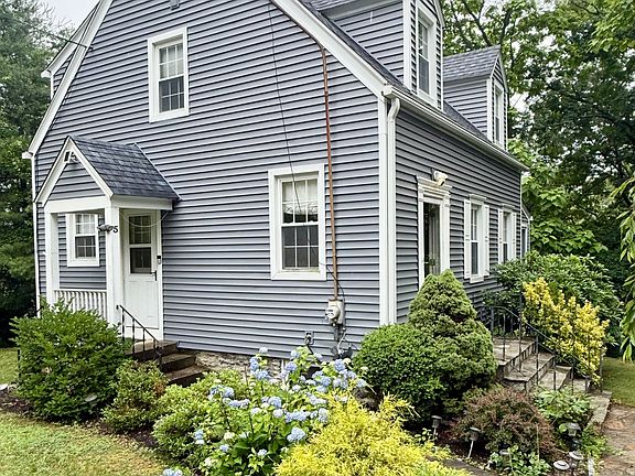 2nd image of 5 Knollwood Terrace East