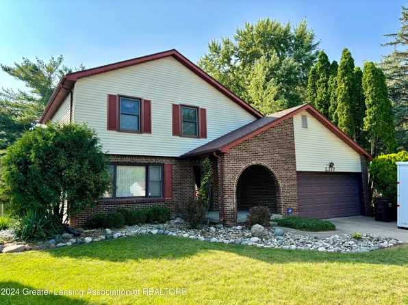 2217 Beacon Hill Dr, Lansing, MI 48906