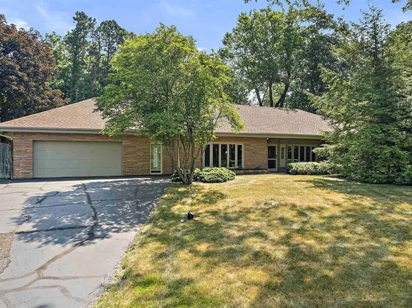 2425 Bradley Rd, Rockford, IL 61107