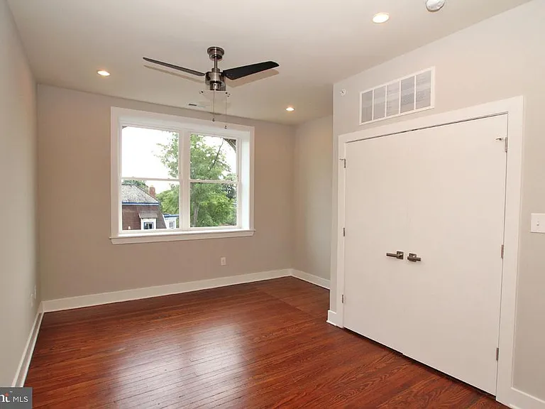400 S 45th St #4C — Photo 9