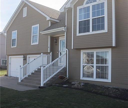 3rd image of 1003 Rosewood Dr
