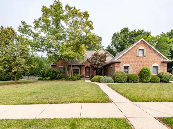 18 Canterbury Dr, New Bremen, OH 45869