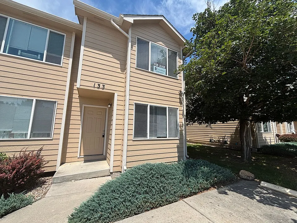 133 W 47th Pl