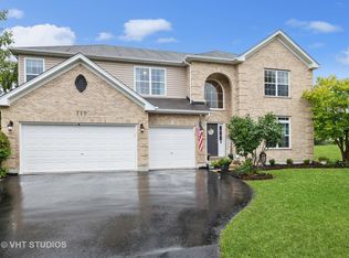 710 Fox Trail Ter, Cary, IL 60013