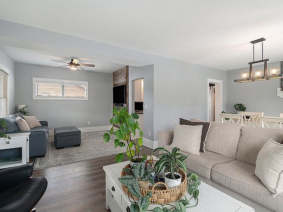 5th image of 10683 James St