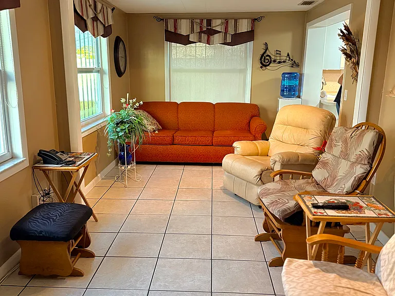 4923 Genesis Ave — Photo 20
