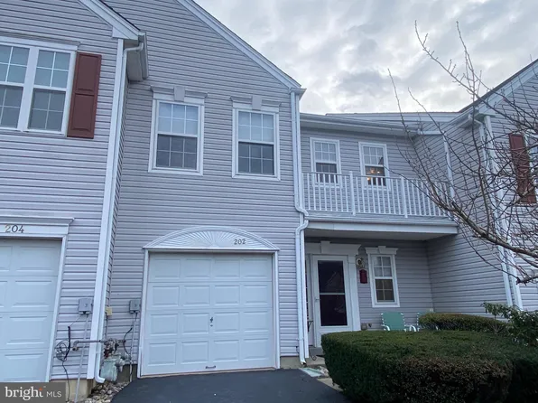 202 Santa Anita Dr, North Wales, PA 19454