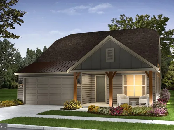 104 Rhododendron Ct, Lake Frederick, VA 22630