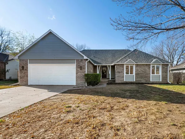 2461 N Bromfield Cir, Wichita, KS 67226