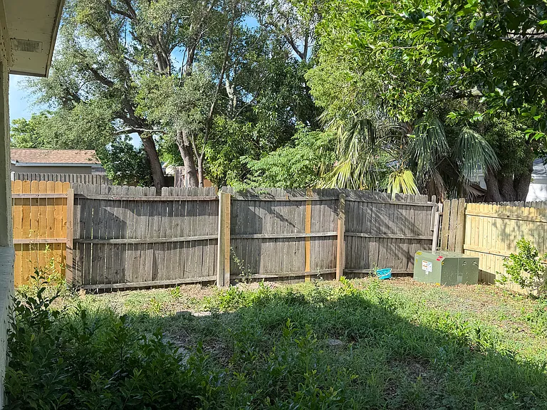 9831 Rainbow Ln — Photo 11