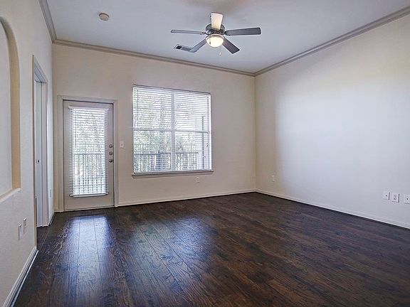 4th image of 1441 East St Unit 103