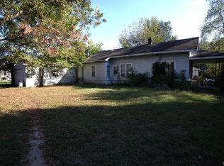 106 S 1st St, Elkville, IL 62932