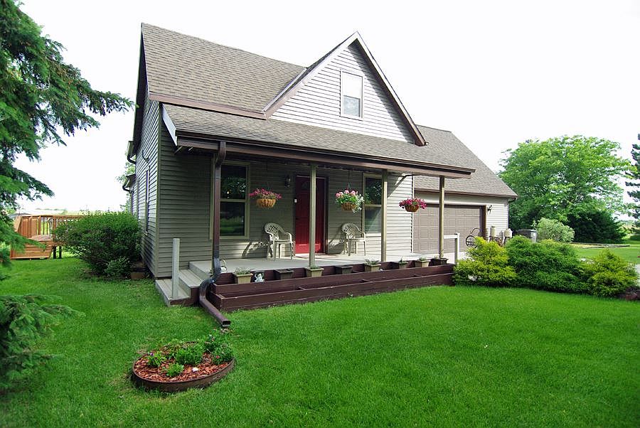 1st image of 318 W 66th St