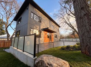 1750 Lyman Duff Ln, Victoria, BC V8S 5K3