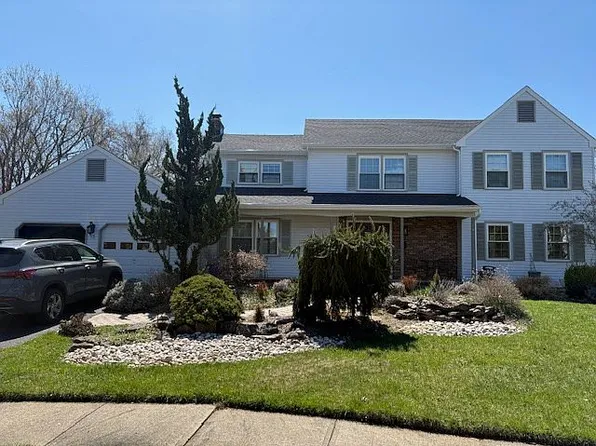 12 Teal Ct, Marlboro, NJ 07746