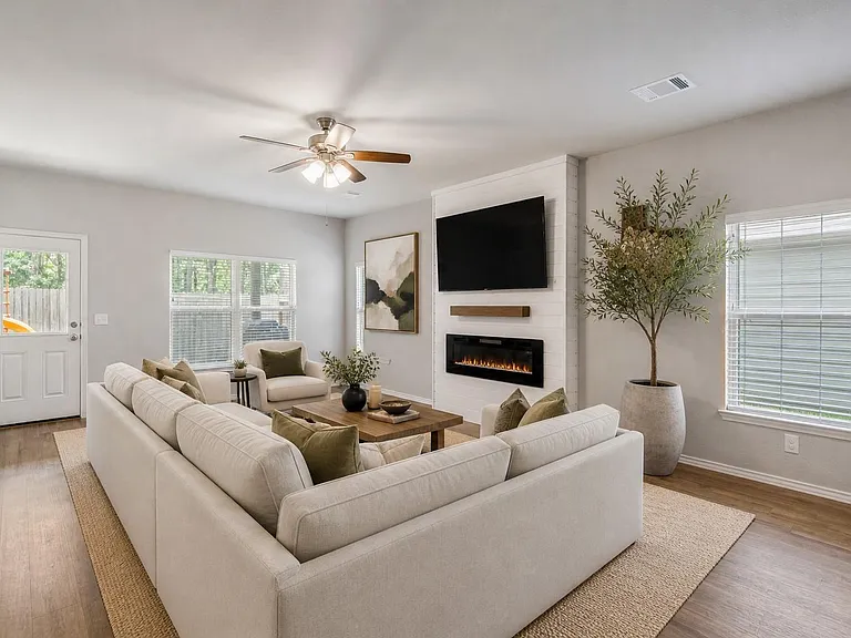 210 Bellewood Manor Dr — Photo 2