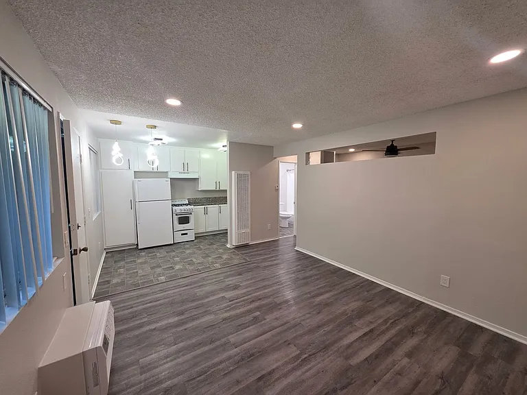 14420 Vista Real Apts — Photo 10