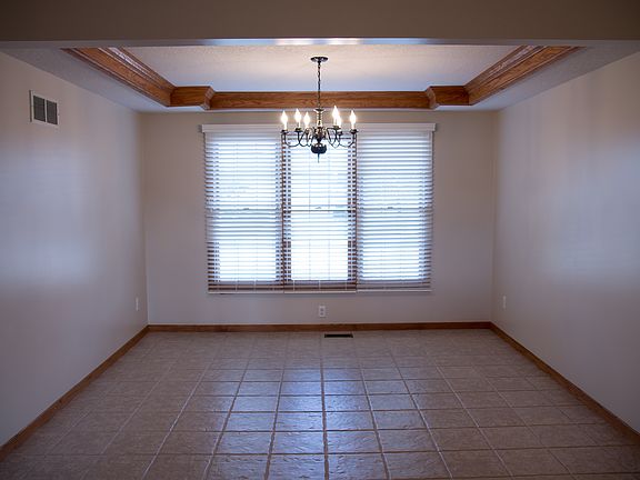 Dining Room w/ tray ceiling