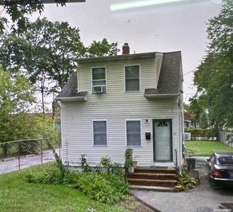 47 Smith Street E, Amityville, NY, 11701