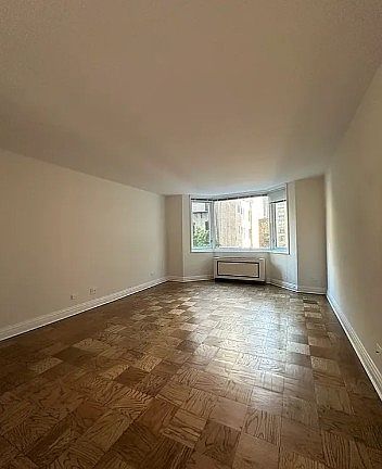 3rd image of 400 E 71st St APT 9V