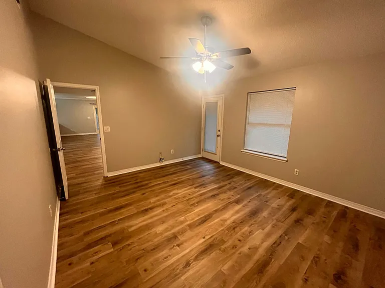 310 Fairwood Dr — Photo 4