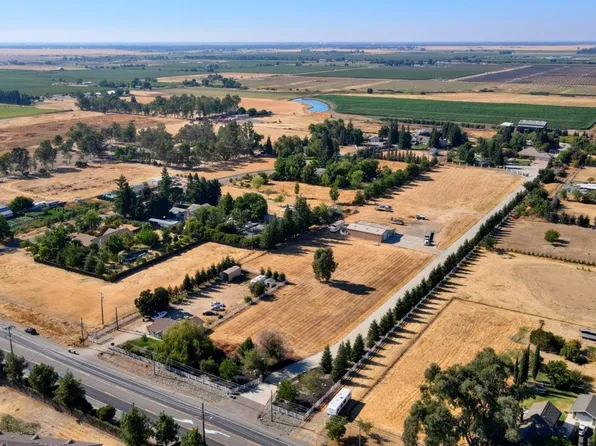 Twin Cities Rd, Galt, CA 95632