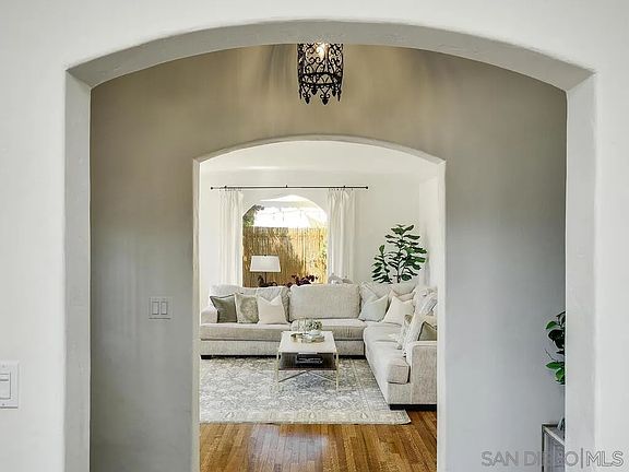 5th image of 4929 Westminster Ter