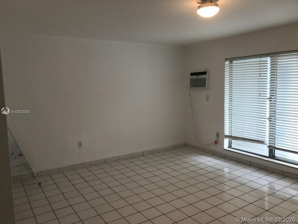 2nd image of 1590 Michigan Ave APT 10