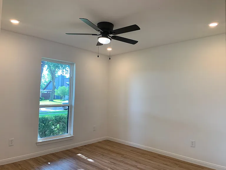 336 Lakewood Ct — Photo 23