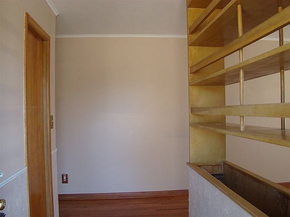 2nd image of 618 W Mulberry Ave