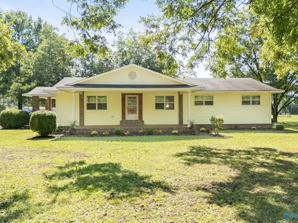 1446 Sharps Cove Rd, Gurley, AL 35748