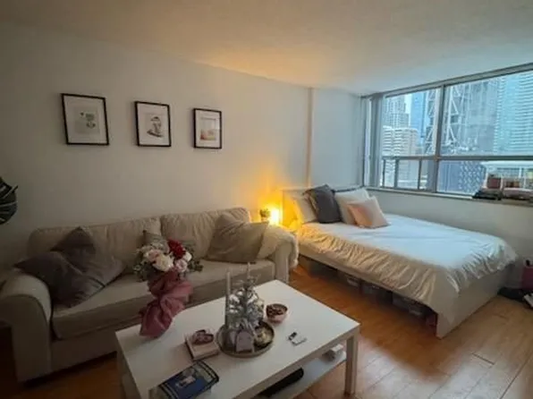 30 Gloucester St #1205, Toronto, ON M4Y 1L6
