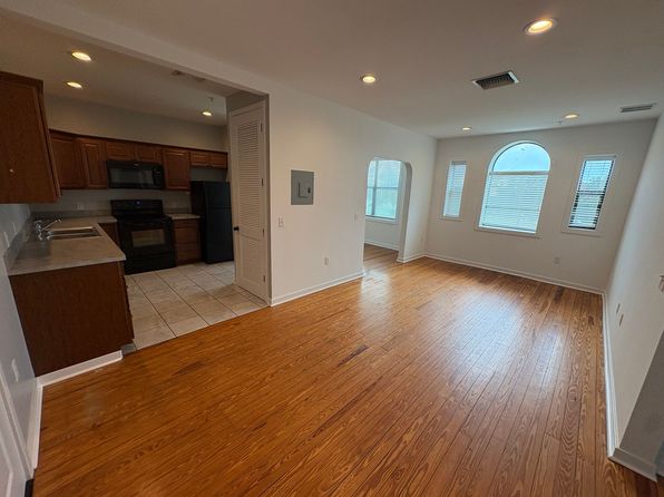 131 N Grove St SUITE 202