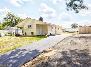 5 Tapered Oak Ln, Levittown, PA