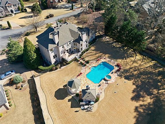 3rd image of 120 Roxbury Row