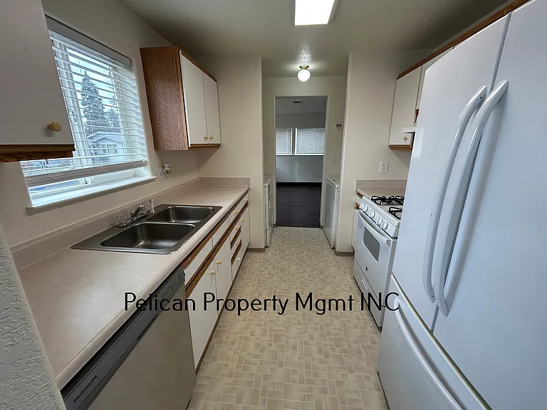 2124 Modoc St #2 — Photo 7