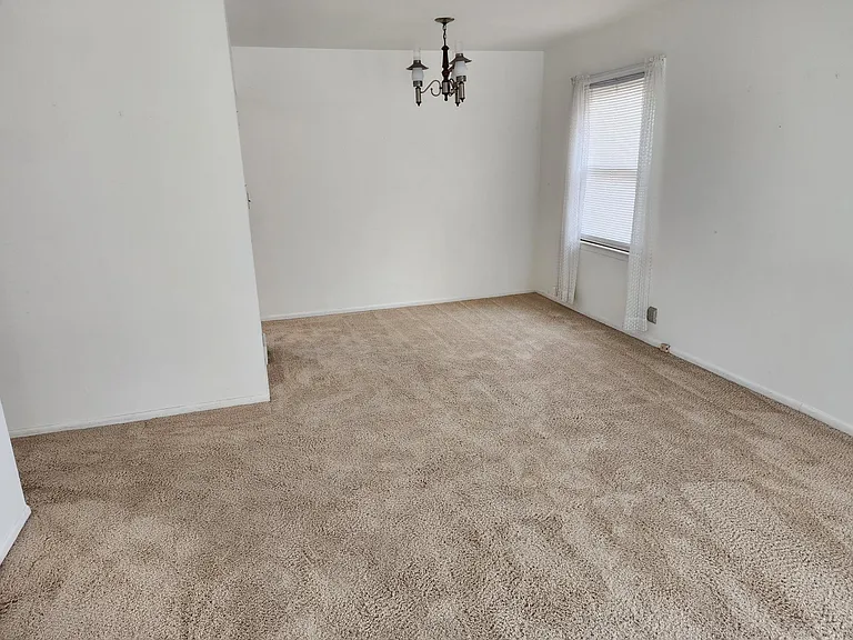 561 Lerner Ave — Photo 3