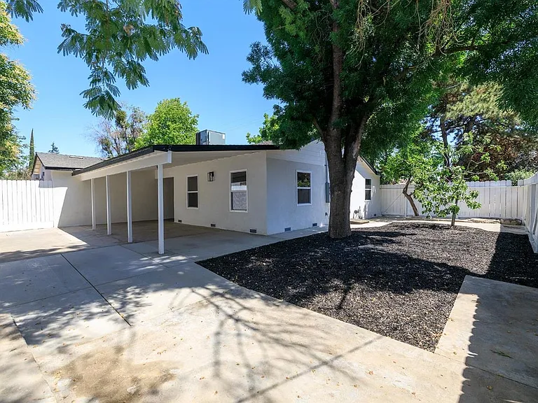 2423 Miller Ave — Photo 26