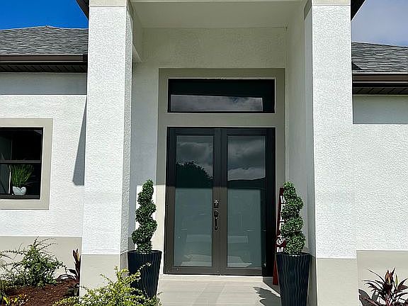 2nd image of 1008 NE 11th Ave