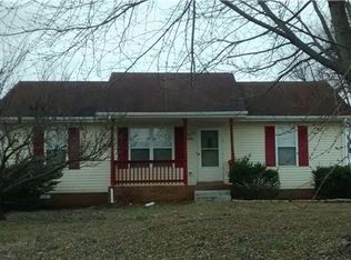 946 Tiny Town Rd, Clarksville, TN 37042