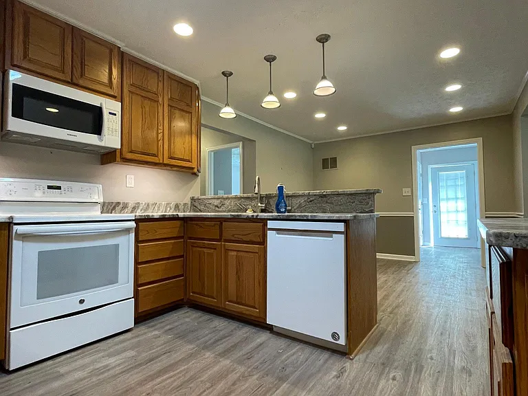 1116 Robinson Rd — Photo 9