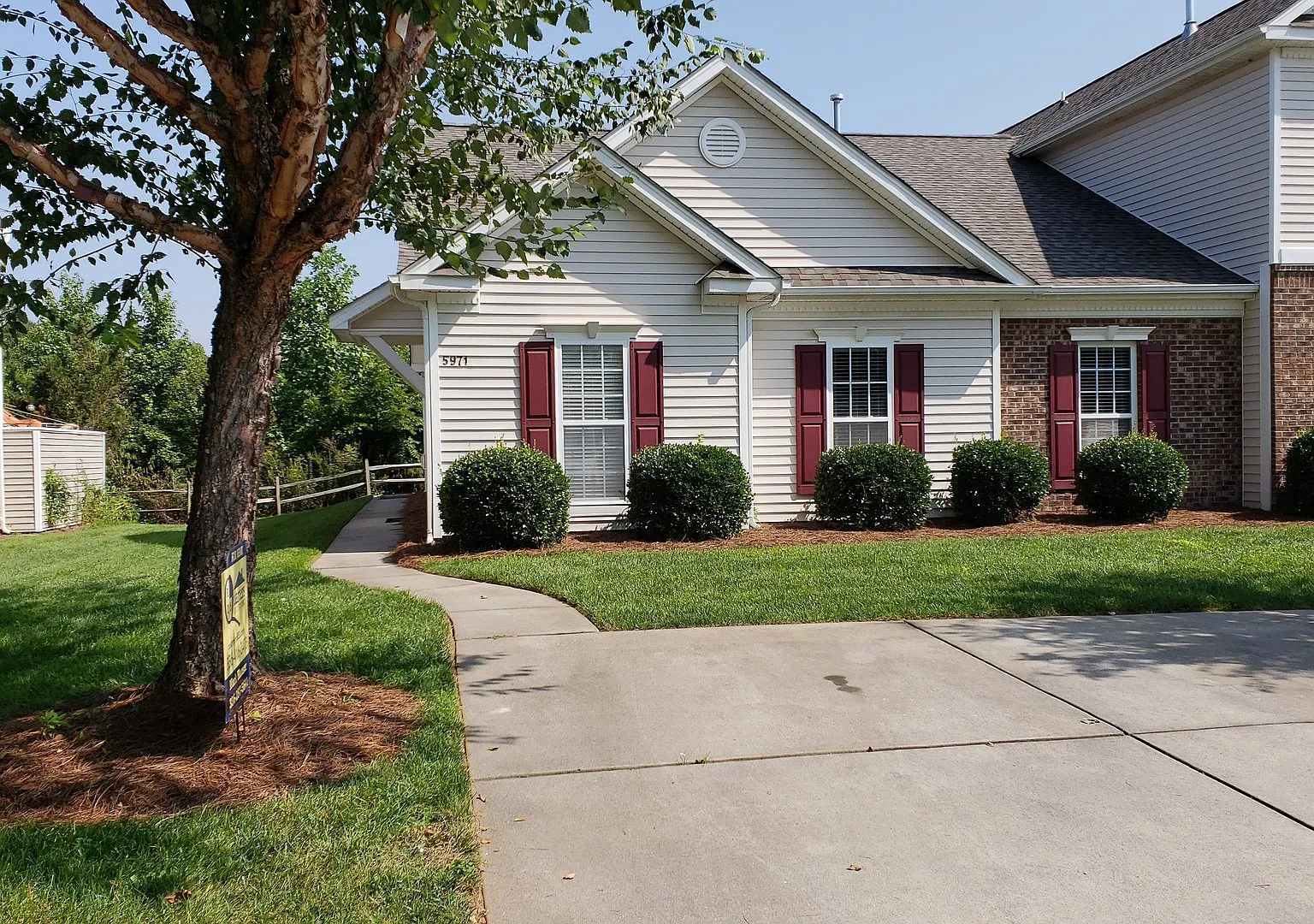 One level townhouse, no stairs, convenient to Lewisville/Clemmons — Photo 1