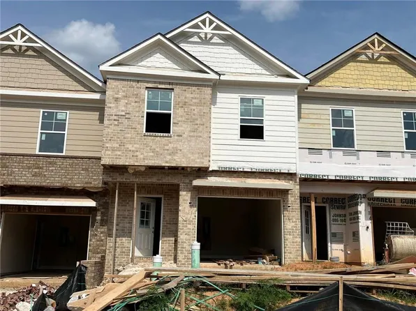 45 Creekside Commons Dr, Hoschton, GA 30548