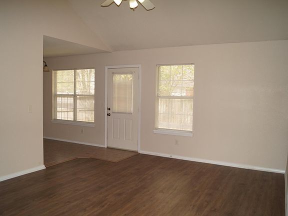 3rd image of 615 Bliss Cir