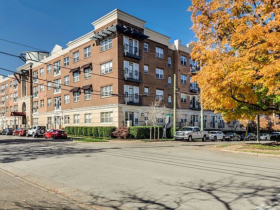 3rd image of 3000 Vanderbilt Pl APT 108