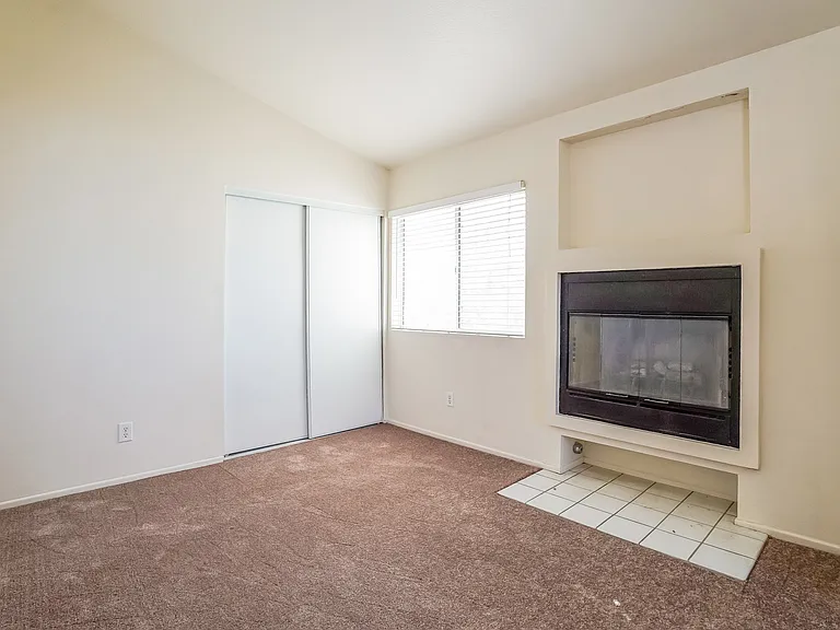 5316 Gardendale Ln — Photo 5