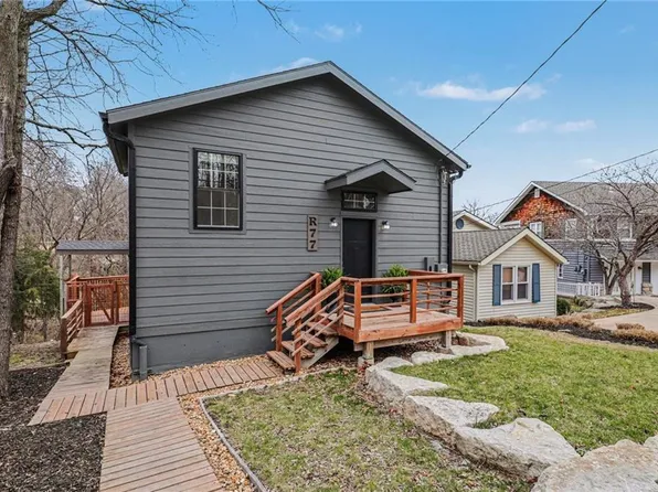 77 R St, Lees Summit, MO 64086