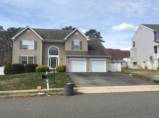 17 Savannah Dr, Barnegat, NJ 08005